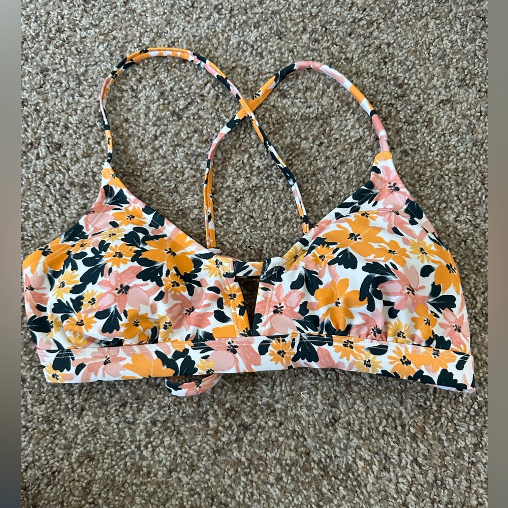 Kona sol floral bathing suit top size Medium